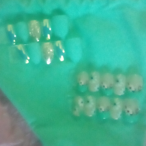 Aqua beach ⛱️🏖️ size small matching nails duo - Picture 3 of 4